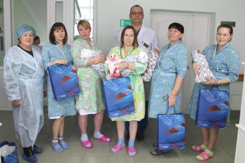 Чебоксарская ГЭС оснастила перинатальный центр новым диагностическим оборудованием  и поздравила новорожденных