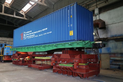 Губернатору Петербурга презентовали уникальную грузовую платформу  с оборудованием «Русэлпром»