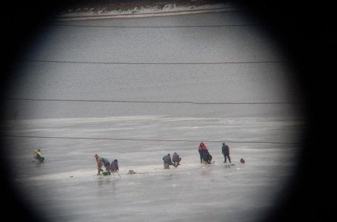 Чебоксарская ГЭС предупреждает об опасности рыбалки на льду вблизи гидроузла