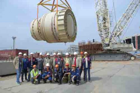 Нововоронежская АЭС: на строящемся блоке №7 установлено последнее крупногабаритное оборудование - транспортный шлюз реакторного здания