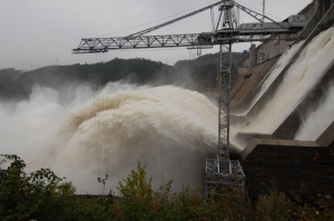 Сбросы с Бурейской ГЭС продолжают снижаться