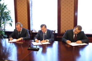 Во время подписания Меморандума в области использования природного газа в качестве моторного топлива с ООО «ИВЕКО-АМТ»