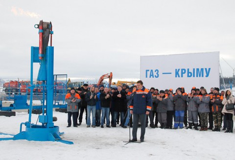 Путин запустил подачу природного газа с материковой России в Крым