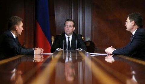 Дмитрий Медведев провел встречу с Александром Новаком и Алексеем Миллером
