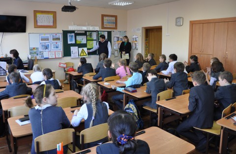 Ульяновские энергетики провели урок электробезопасности в «Лингвистической гимназии»