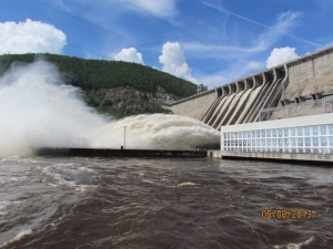 Зейская ГЭС продолжает сдерживать паводок